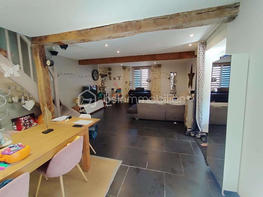 Maison à FEUGAROLLES