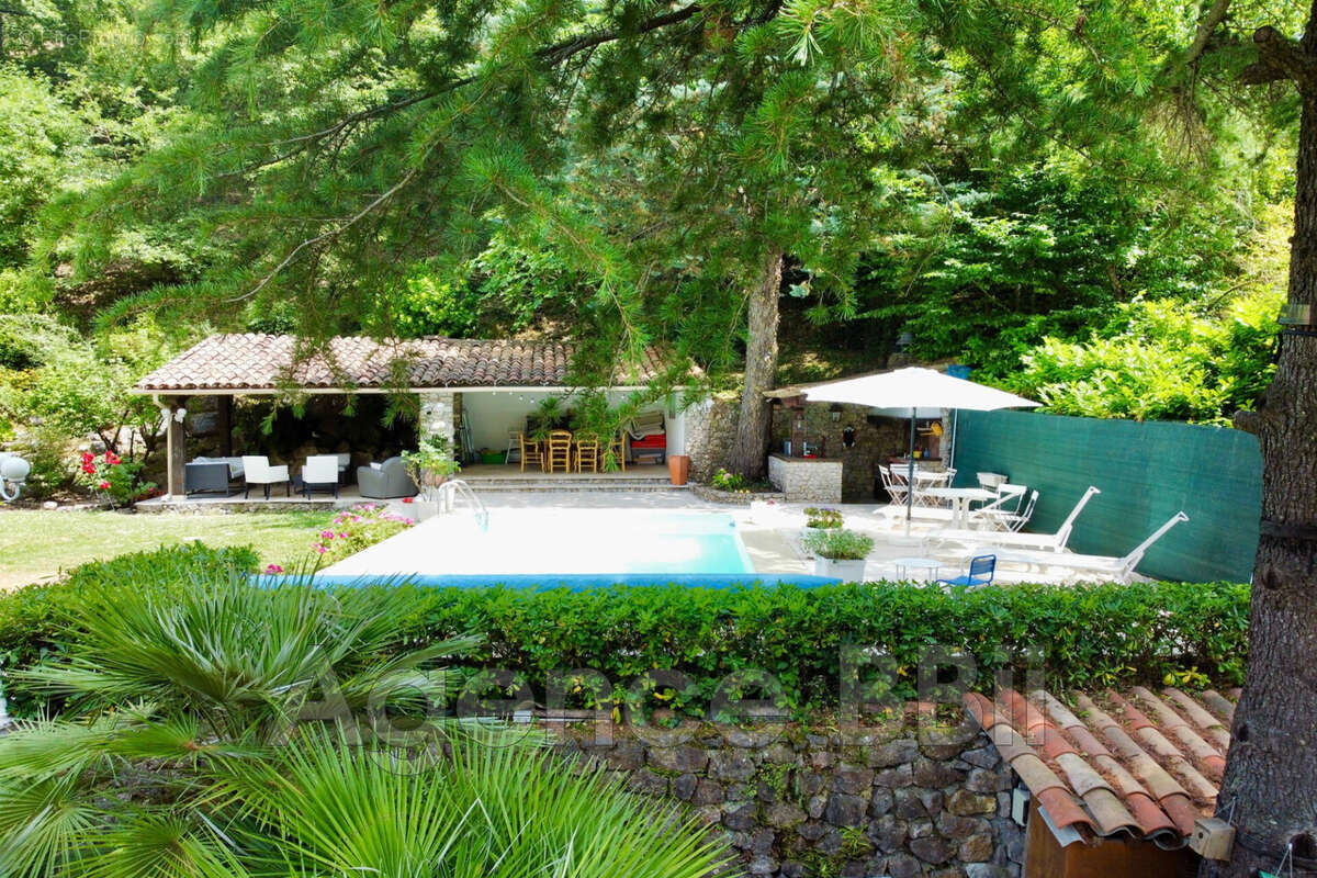 Maison à TOURRETTE-LEVENS