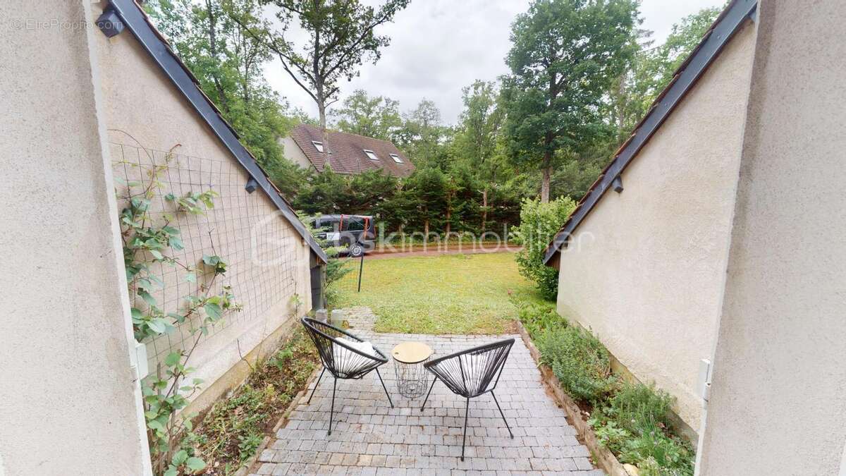 Maison à PLAIMPIED-GIVAUDINS