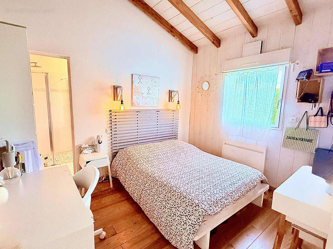 Maison à AMBARES-ET-LAGRAVE