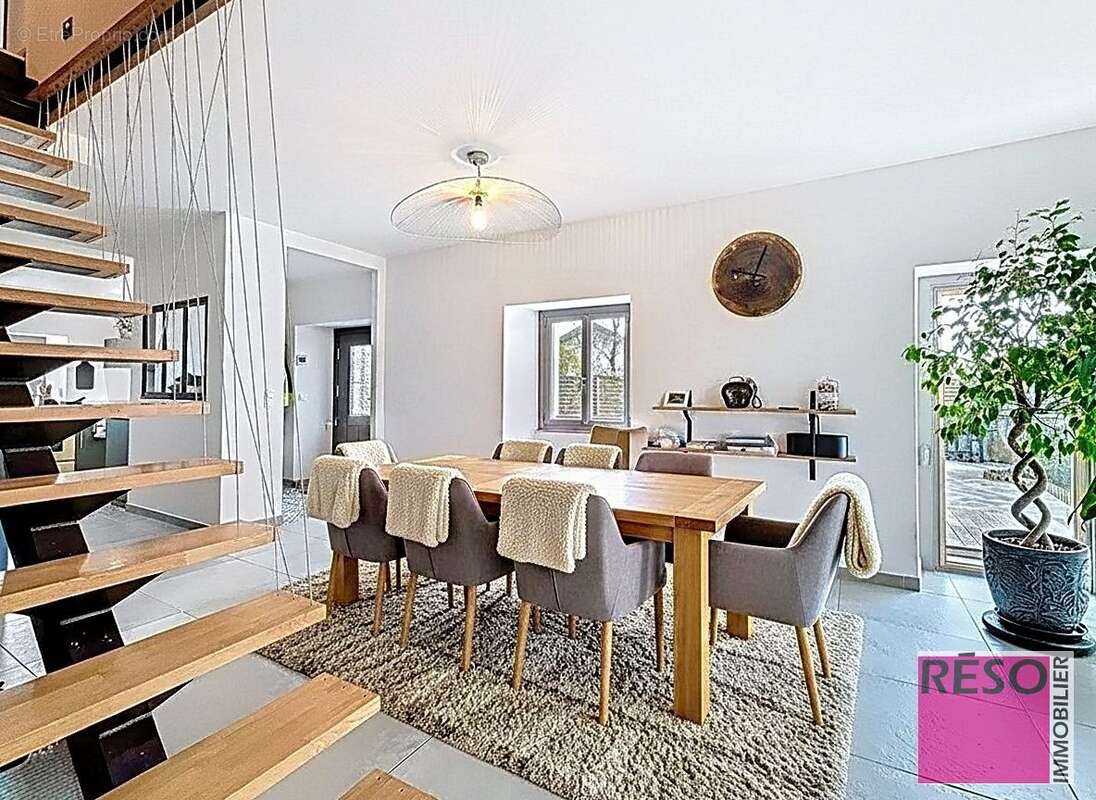 Maison à ARTHAZ-PONT-NOTRE-DAME