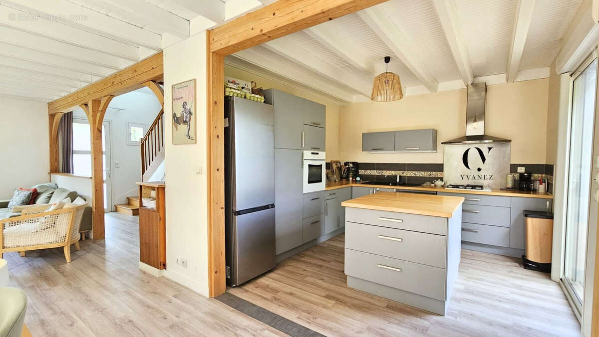 Maison de 144 m2 avec 5 chambres et parcelle de 762 m2 - photo 4