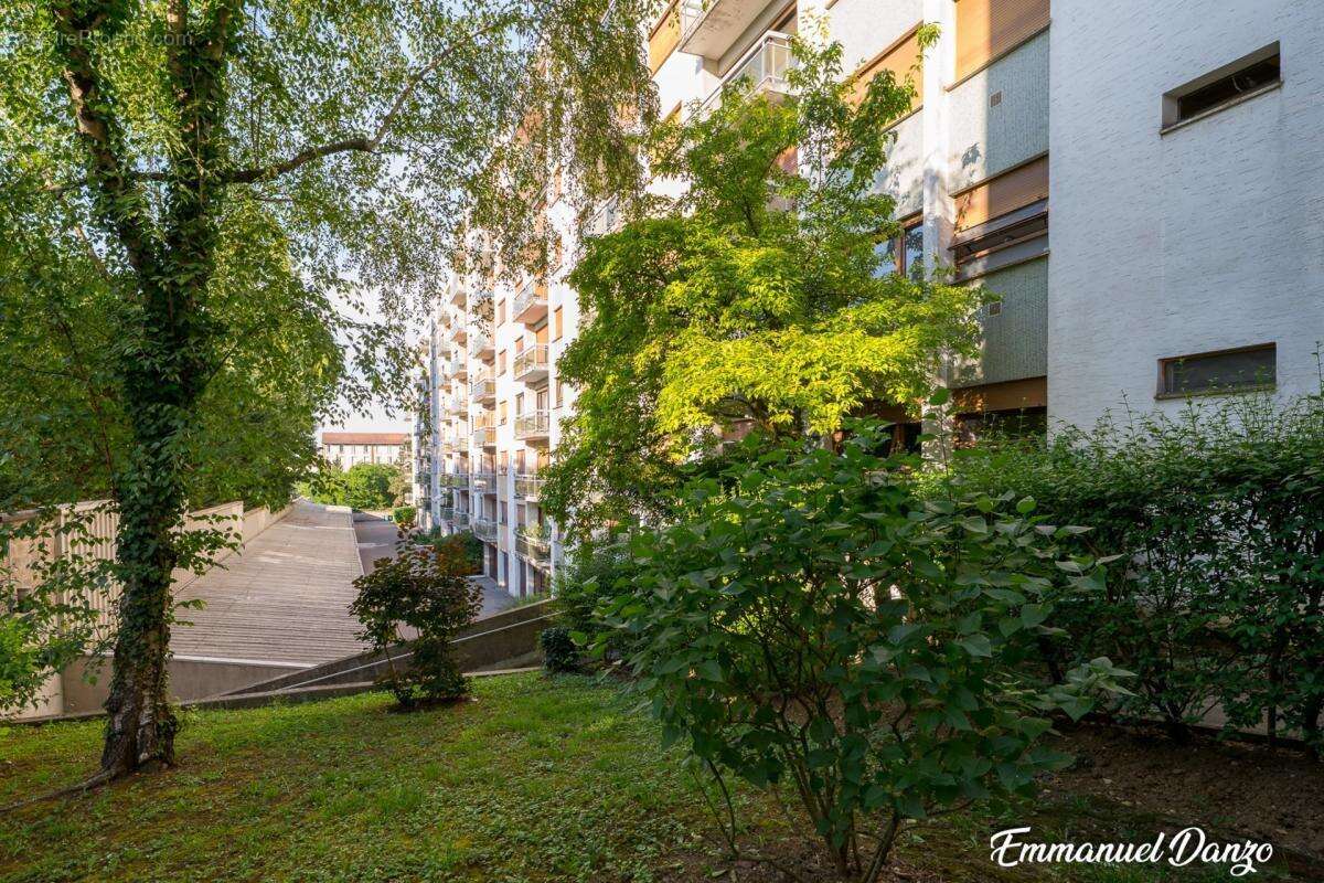 Nancy – Appartement traversant 110 m² – 3 chambres – Dernier étage avec ascenseur - photo 17