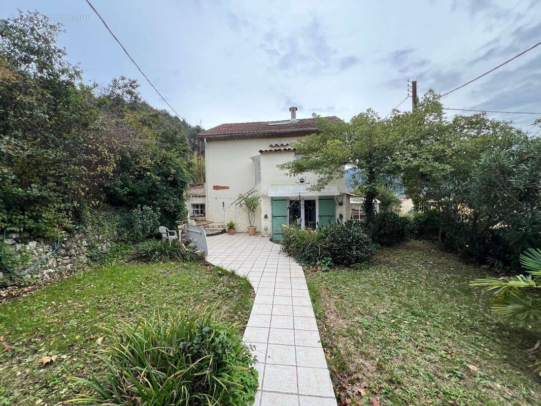 Maison à SOLLIES-TOUCAS