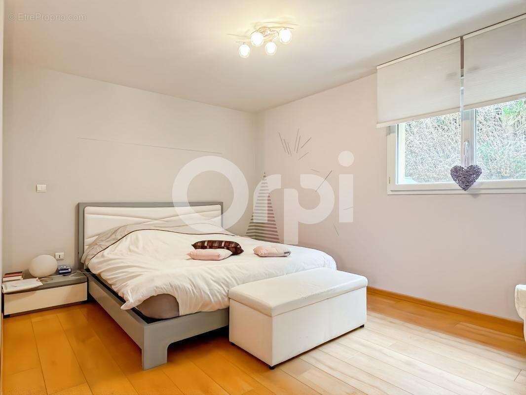 Maison à SAINT-SEBASTIEN-DE-MORSENT