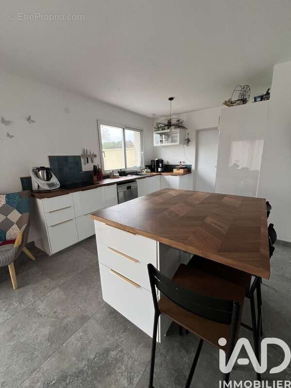 Maison 130 m² à La Croix-En-Touraine  - photo 5