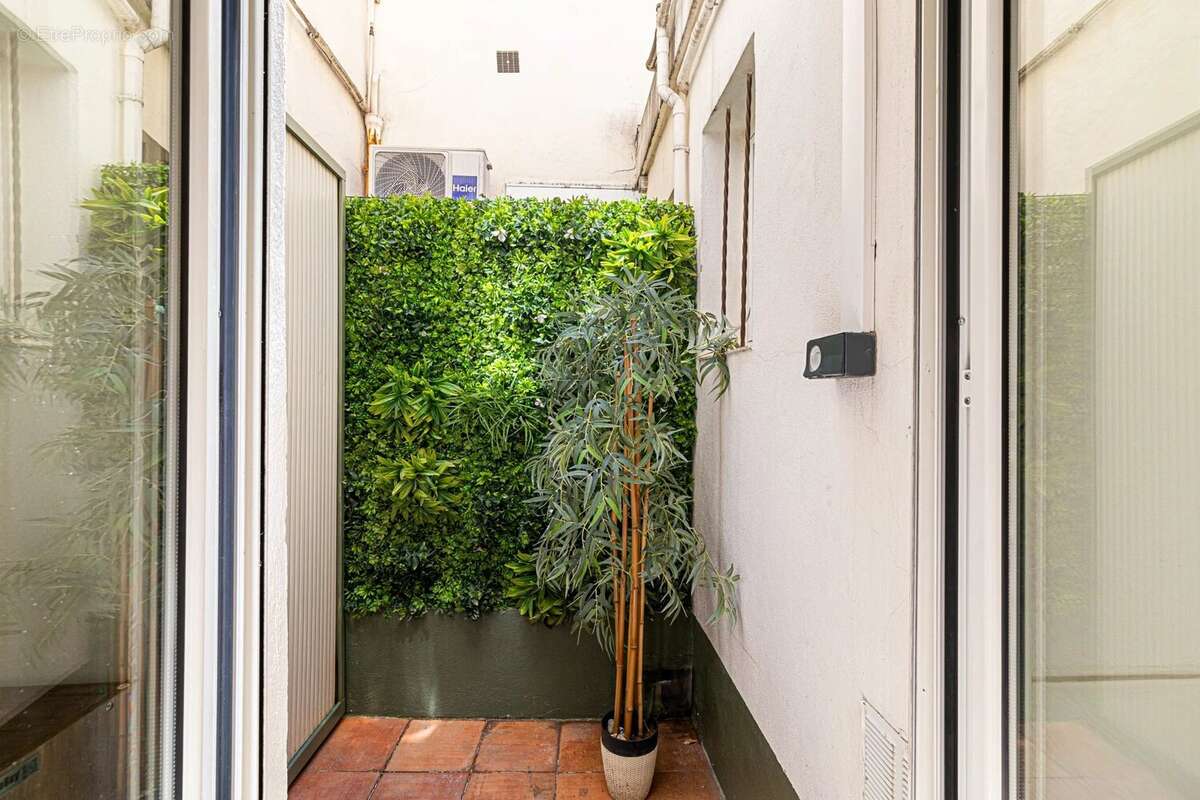 Vente Nice - Port - 2 Pièces Rénové - photo 13