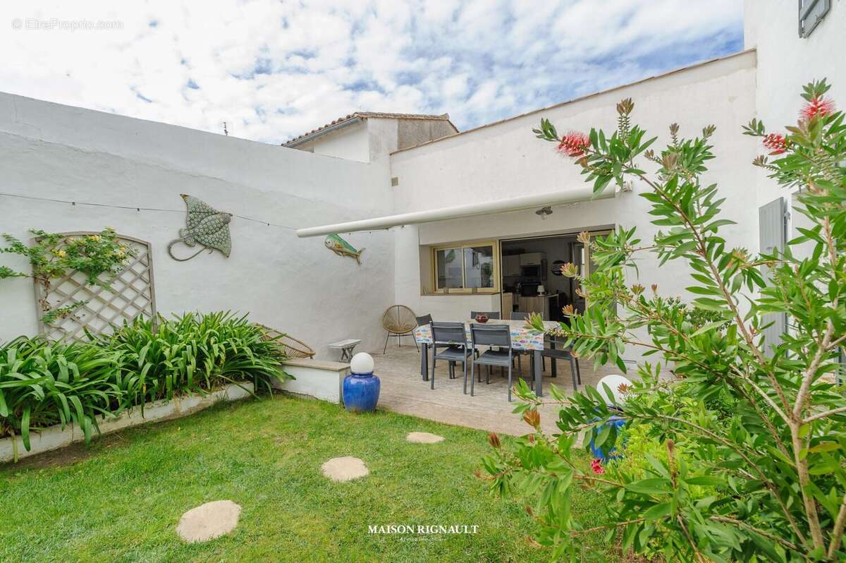 Maison à LA COUARDE-SUR-MER