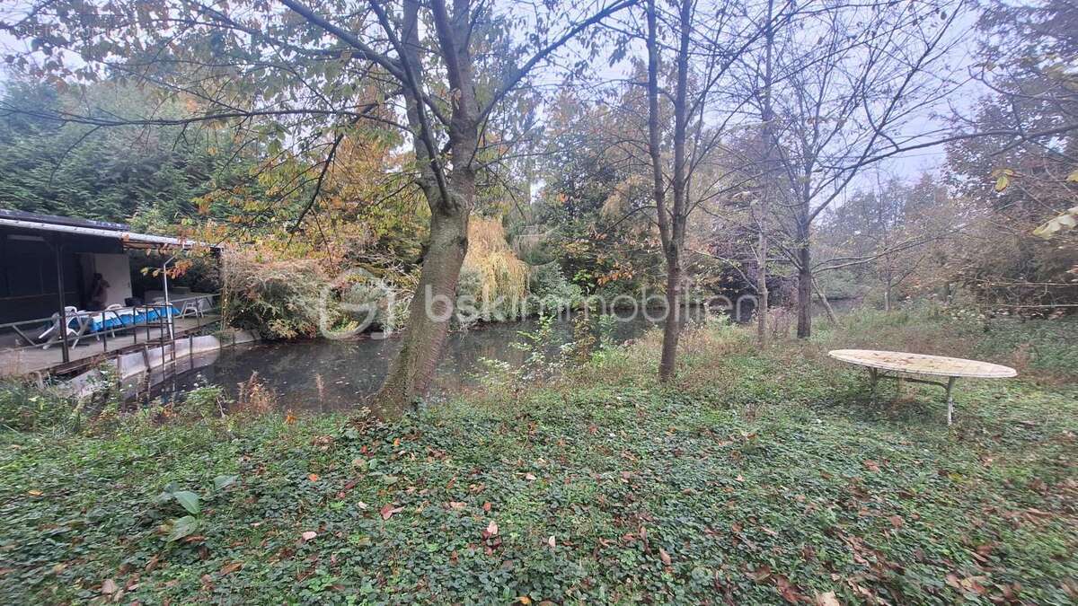 Terrain à LA CHAUSSEE-TIRANCOURT