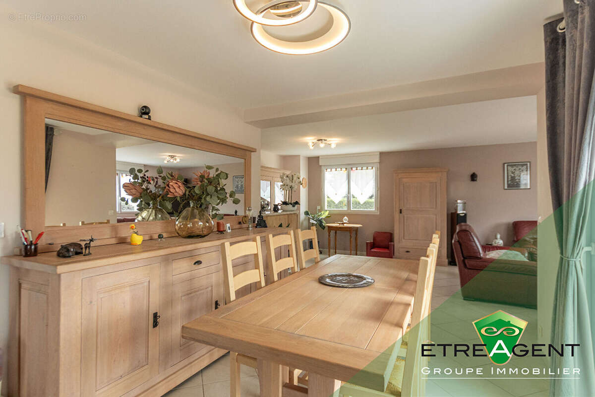 Maison COLLANDRES QUINCARNON - 178 m² - 5 chambres - photo 3