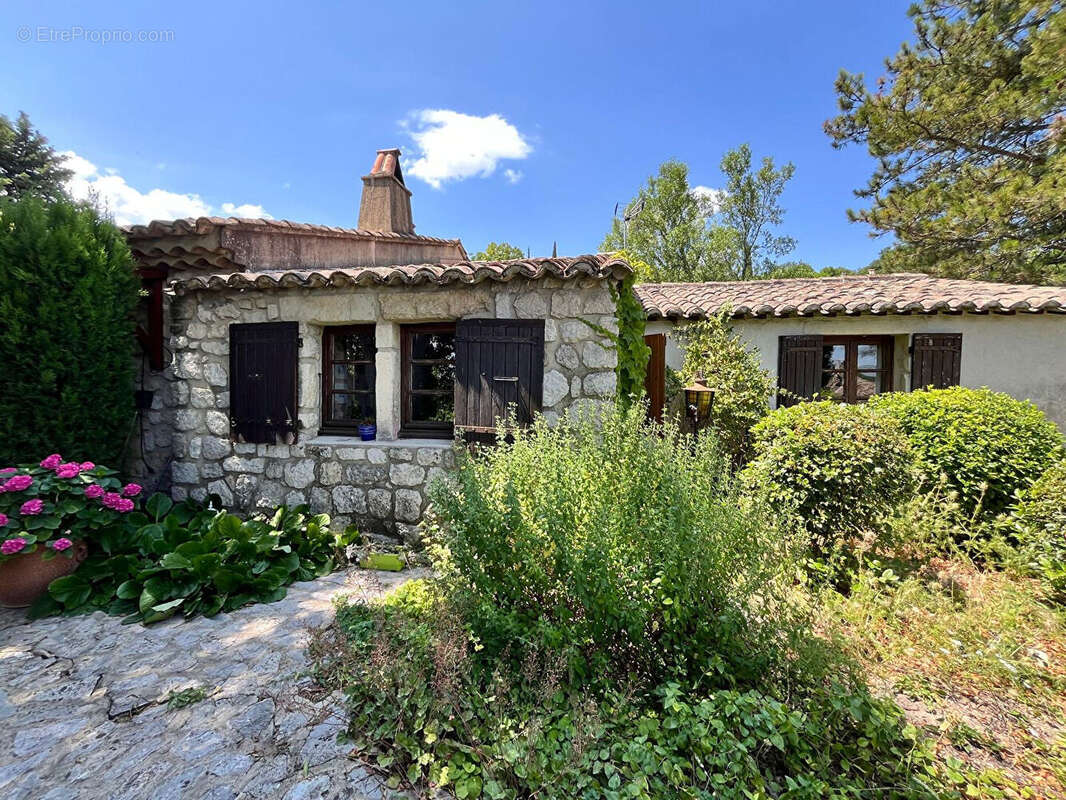 Maison à SAINT-PAUL-TROIS-CHATEAUX