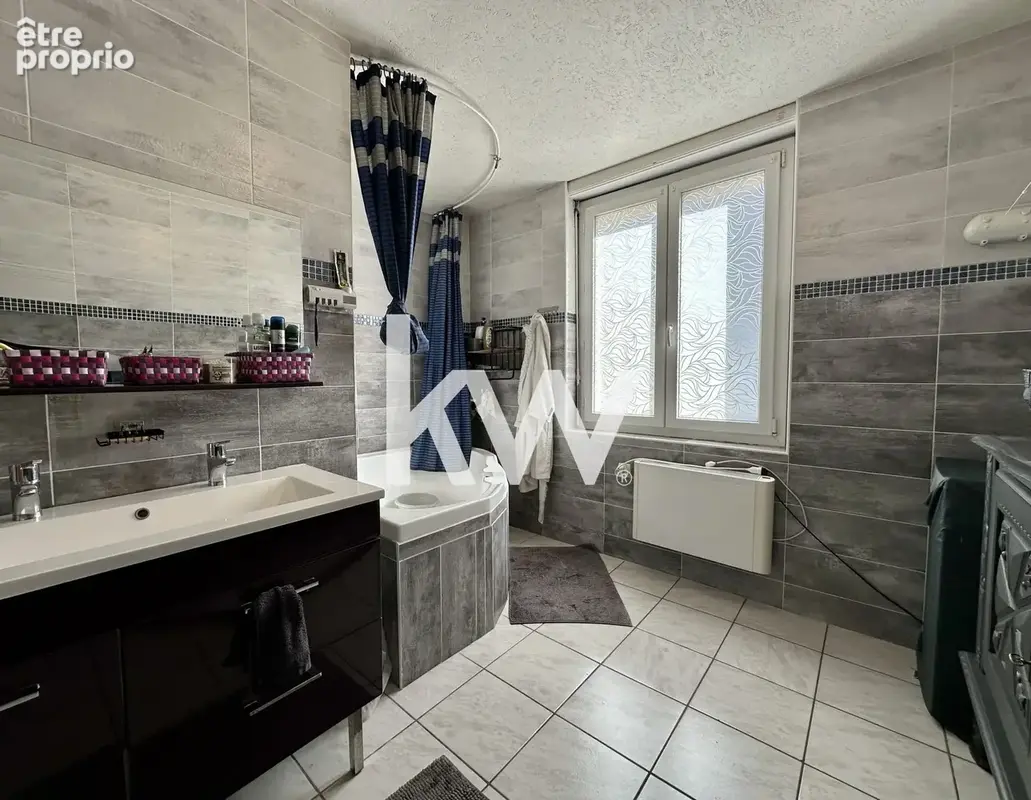 Appartement 4 pièces 88 m² à vendre à Saint-Etienne (42000) - photo 4