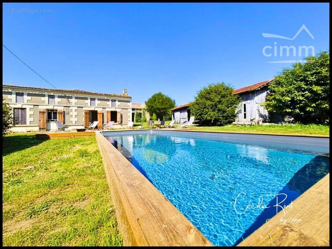 Maison à SAINT-MARTIAL-DE-MIRAMBEAU