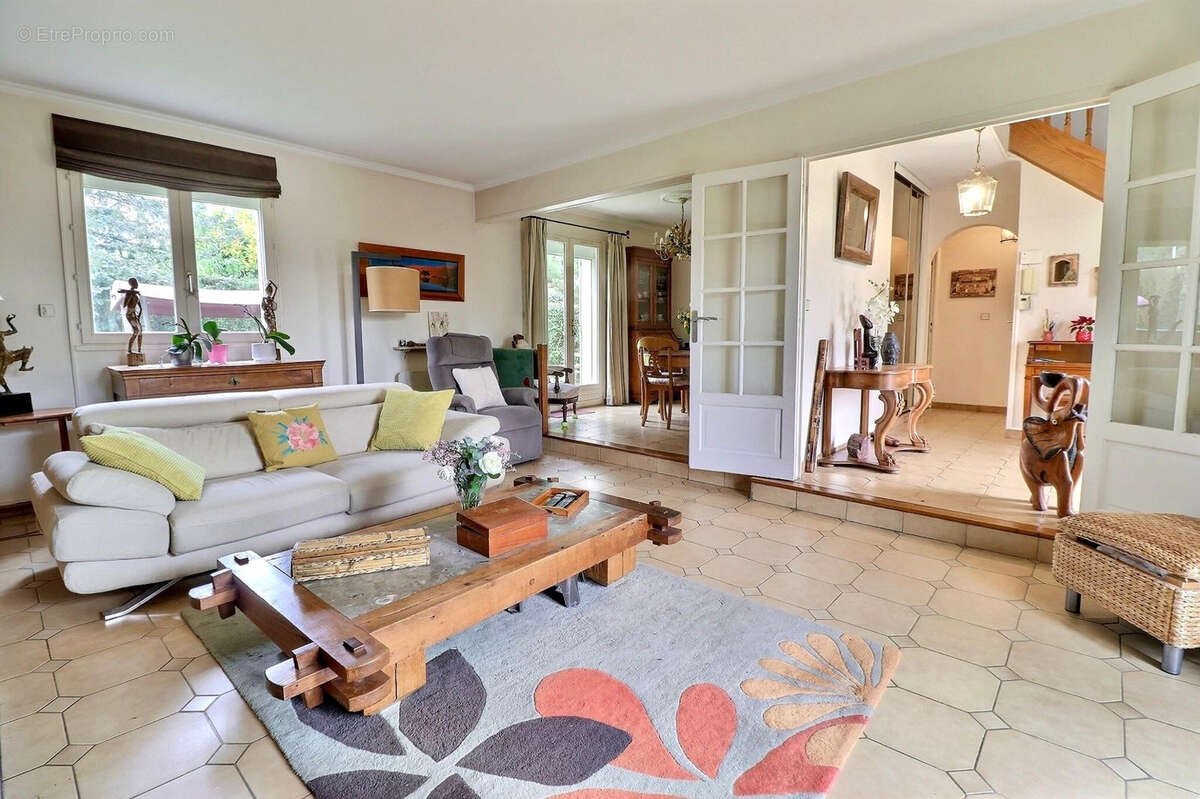 Maison à MAREIL-MARLY