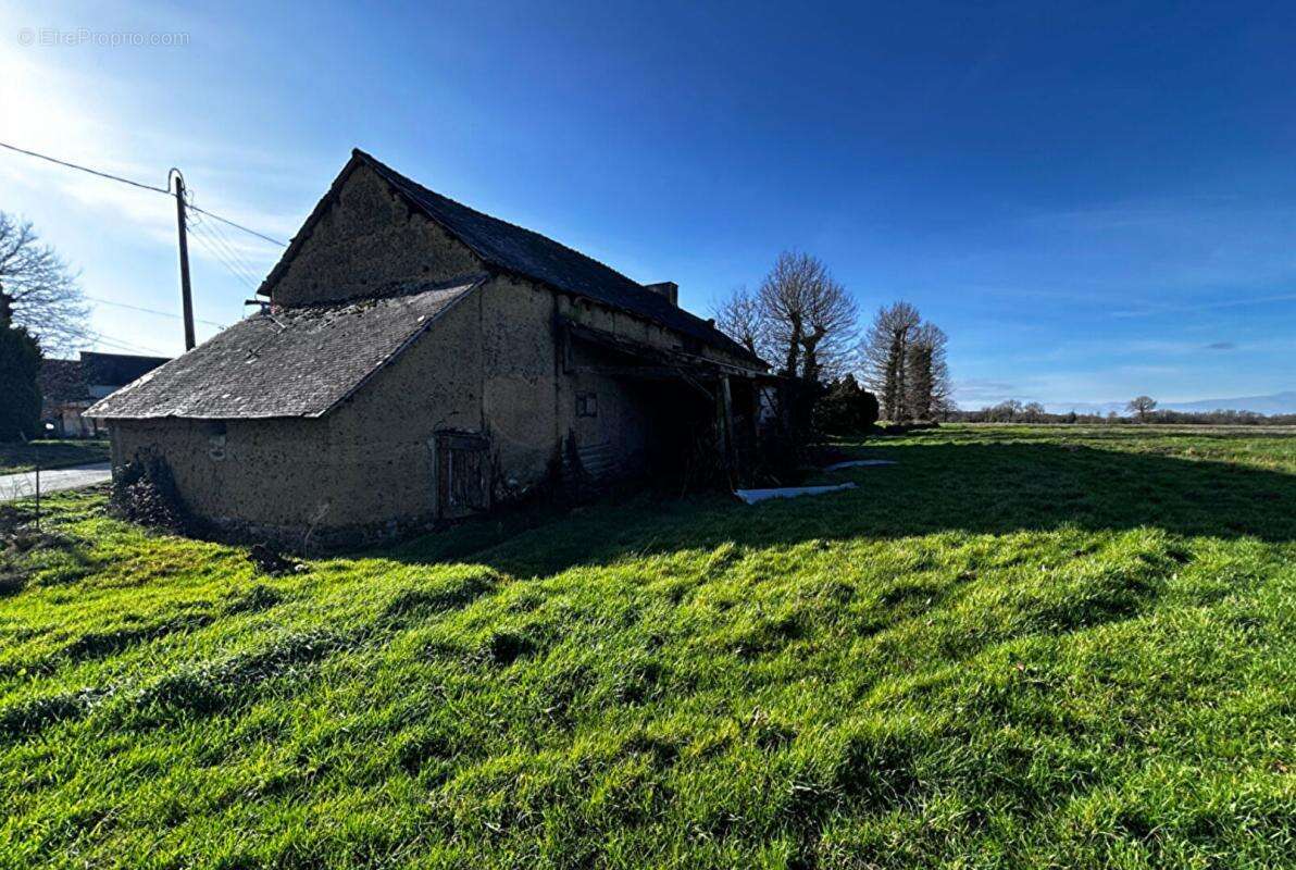 Corps de ferme  37990  à rénoner entièrement Tremorel 100 m2 - photo 2