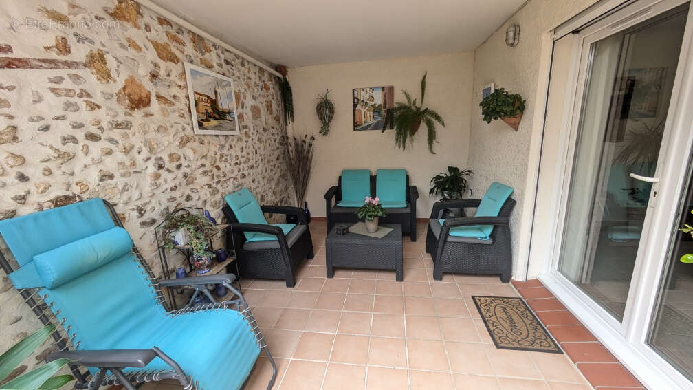 Appartement à SAINT-LAURENT-DE-LA-SALANQUE