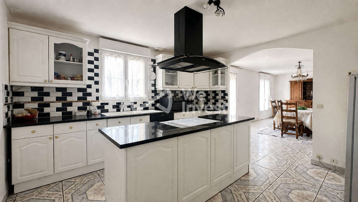 Maison 195 m² à Chassy  - photo 6
