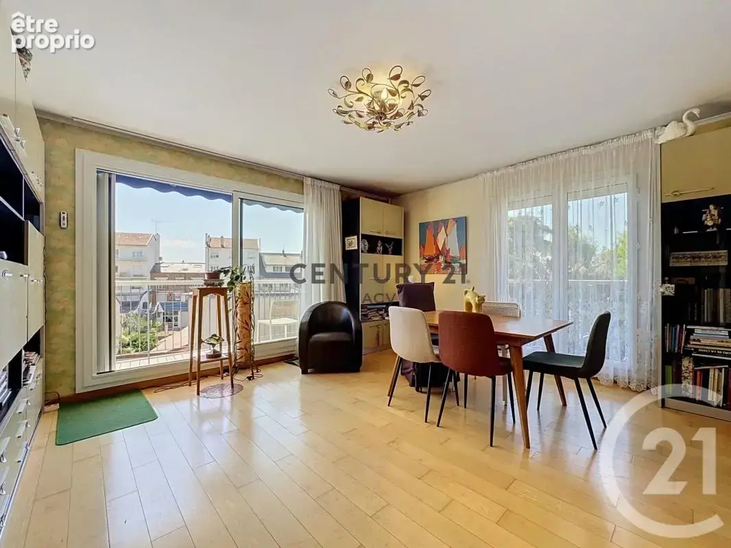Appartement à MAISONS-ALFORT