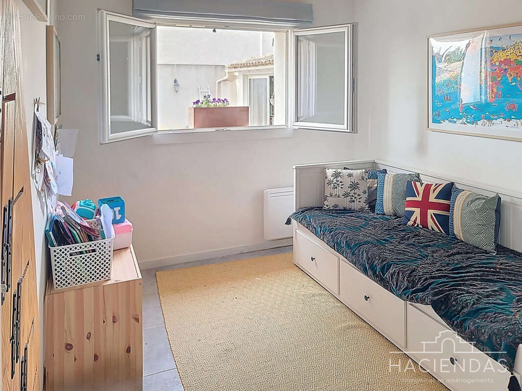 Maison à LA FARE-LES-OLIVIERS