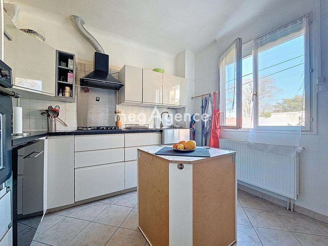 Maison à LES MUREAUX