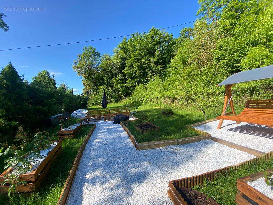 Maison à SAINT-LUPICIN