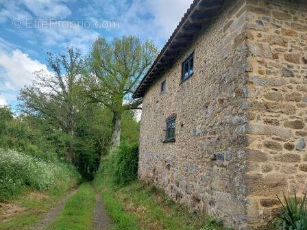 Maison à GENOUILLAC
