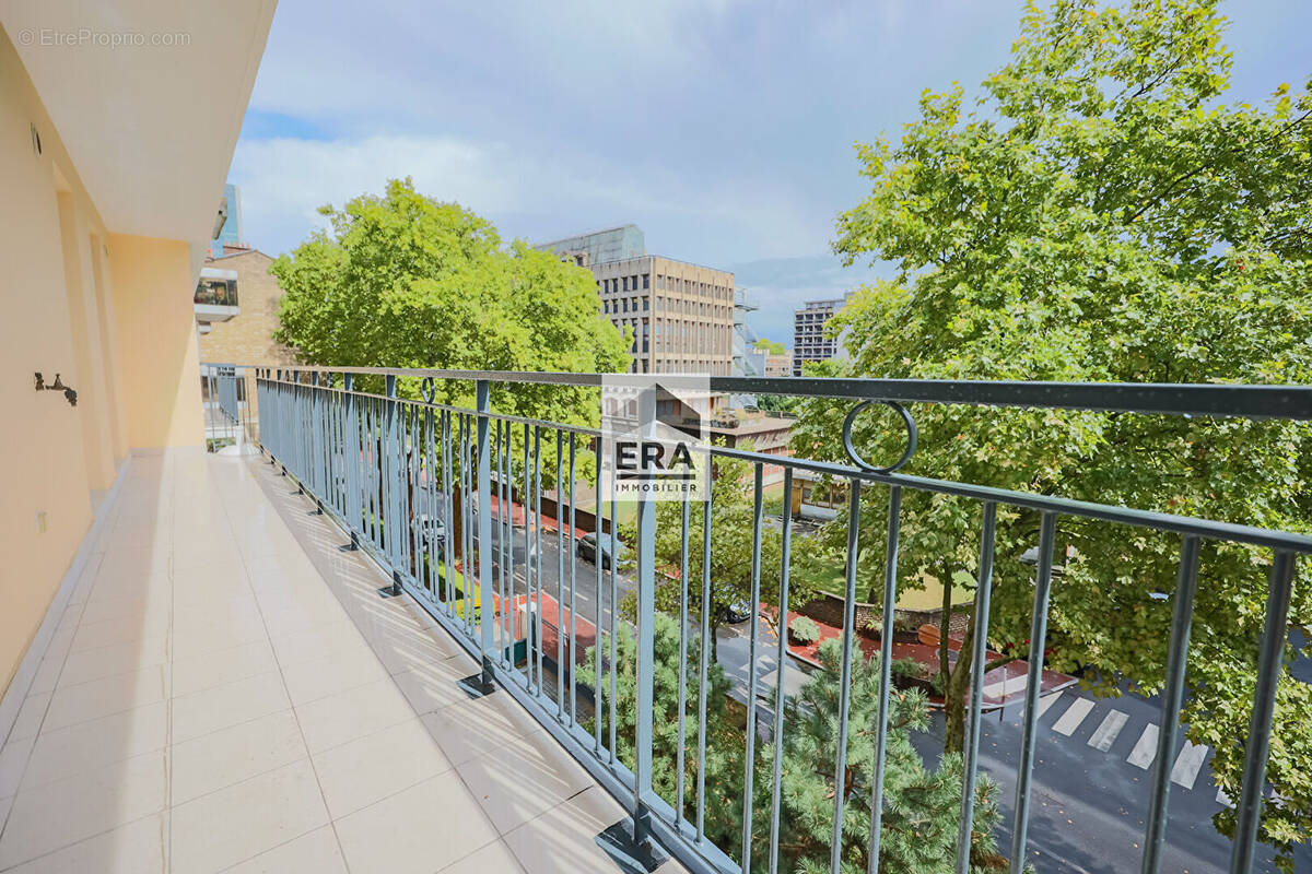 Appartement à MONTROUGE