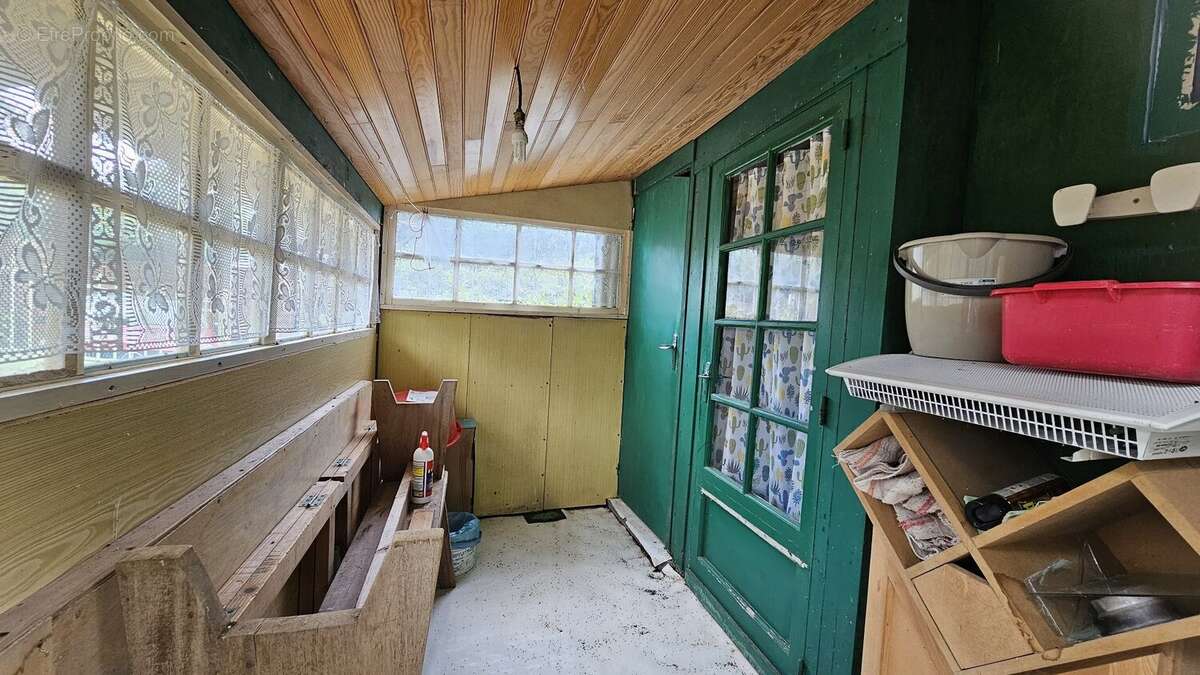 Terrain de loisirs de 520 m² avec dépendances et espaces nuit - photo 11