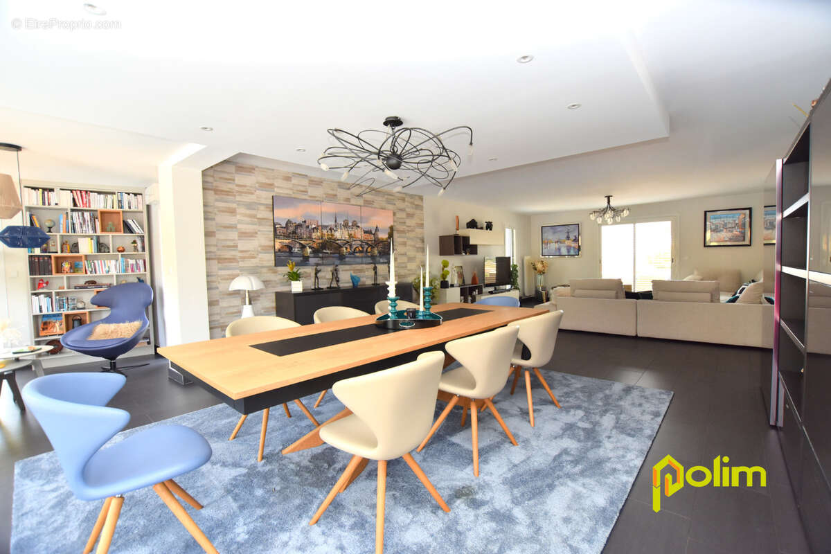 Villa d’exception de 213 m2 avec piscine chauffée et vaste terrain proche accès A31. - photo 5