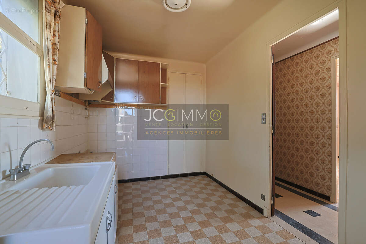 Maison à fort potentiel composée de 2 appartements - Bas Faron à Toulon - photo 21