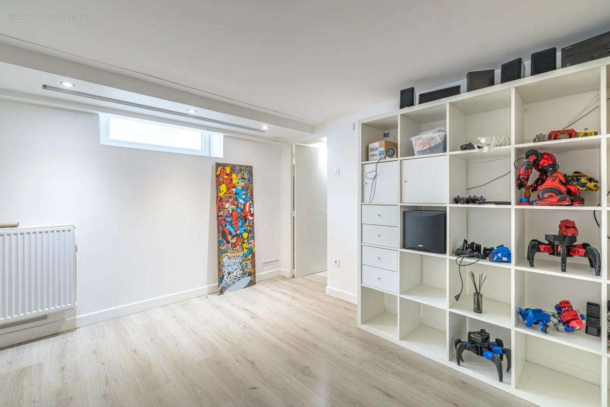 Maison à LA GARENNE-COLOMBES