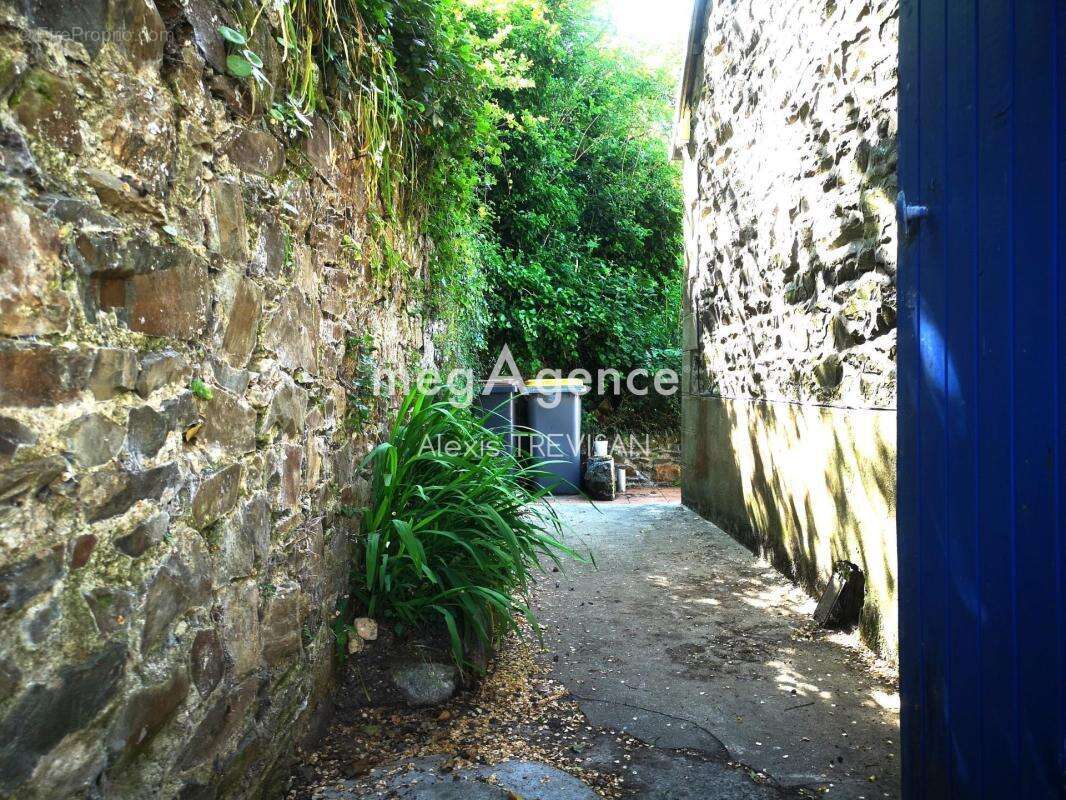 Maisonnette en pierres à 100m de la Baie du Bizien, à Pouldouran - photo 4