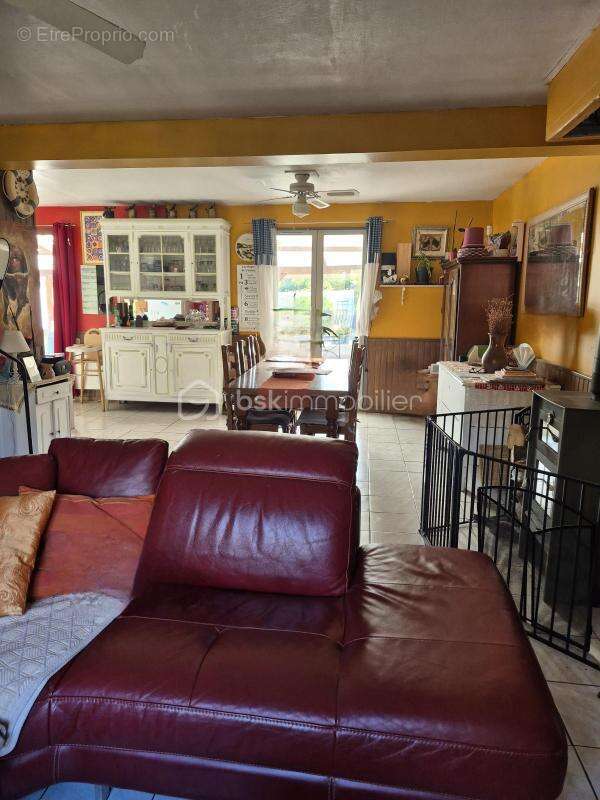 Maison à LES BORDES