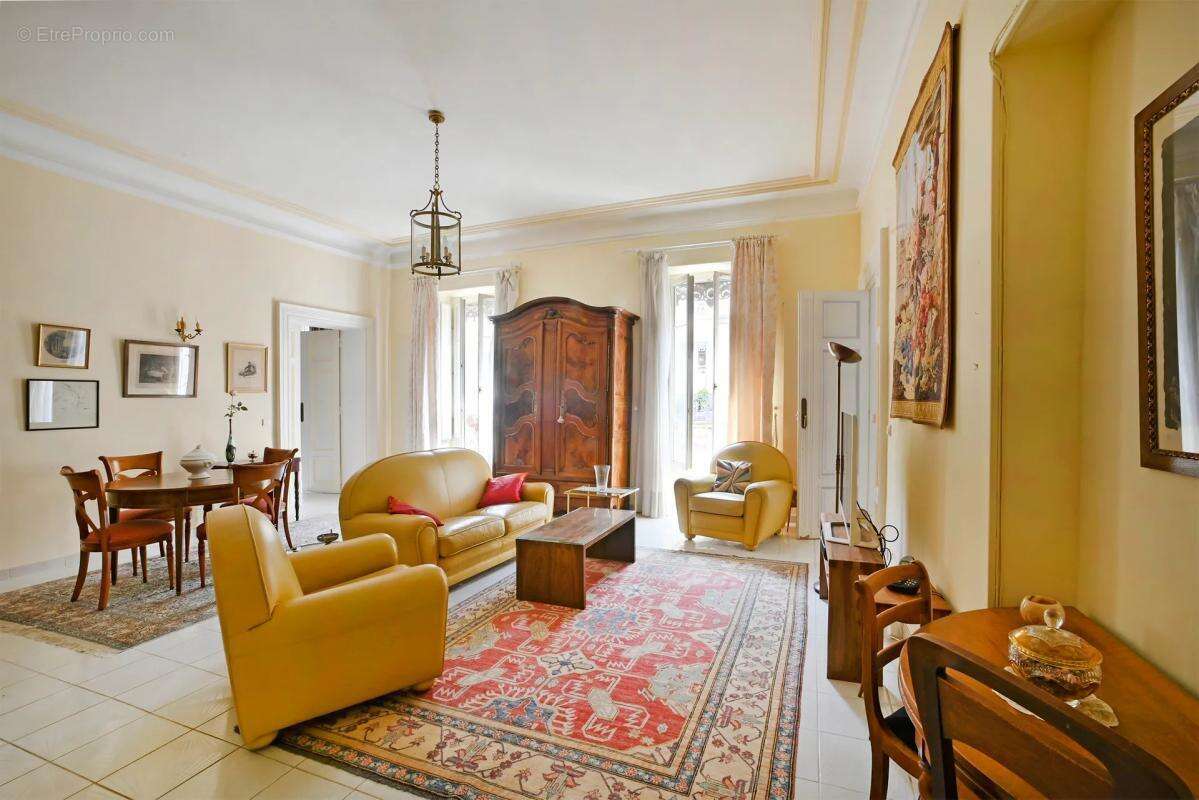 Appartement à NIMES