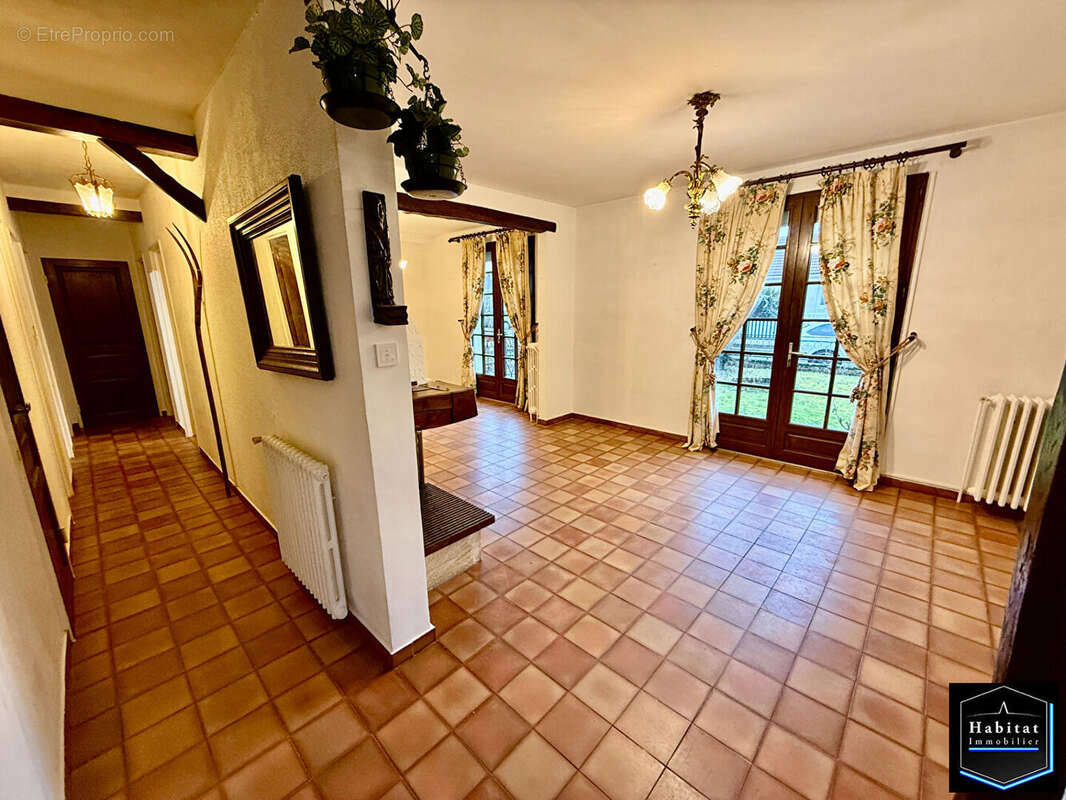 Maison à NANTEUIL-LE-HAUDOUIN