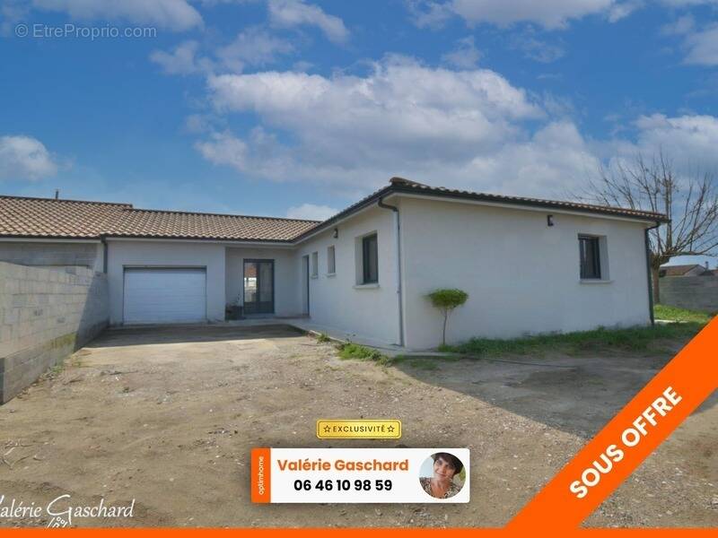 Maison à SAINT-MEDARD-DE-GUIZIERES