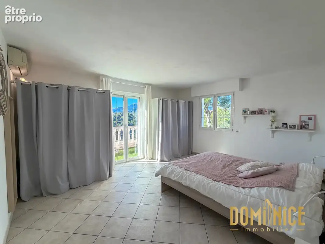 Cagnes-sur-Mer Les Collettes   Villa 233 m2, piscine à débordement, vue mer et espace bien-être - photo 20