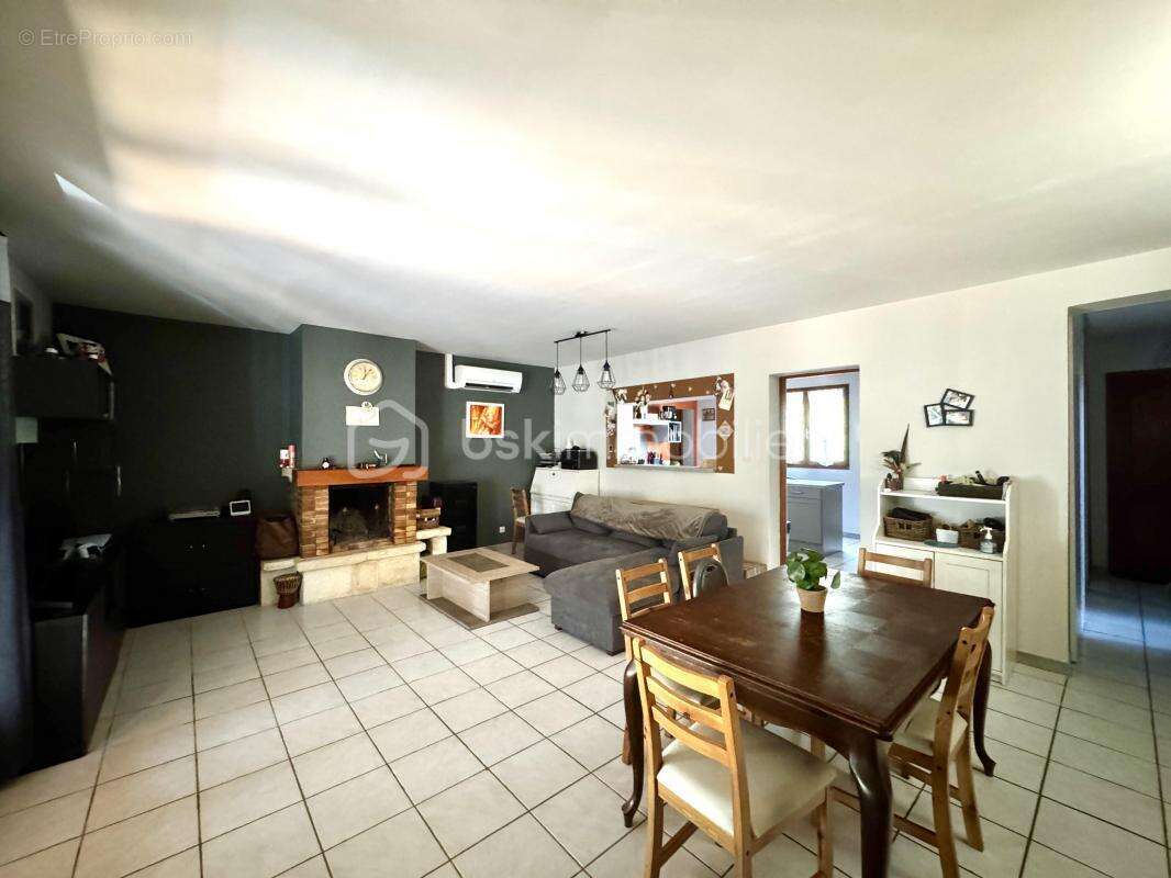 Maison à SAINT-LAURENT-DES-ARBRES