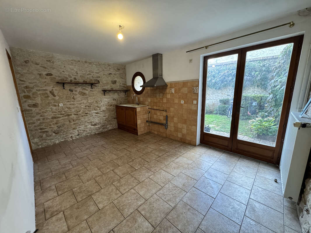 Maison à ISSOU