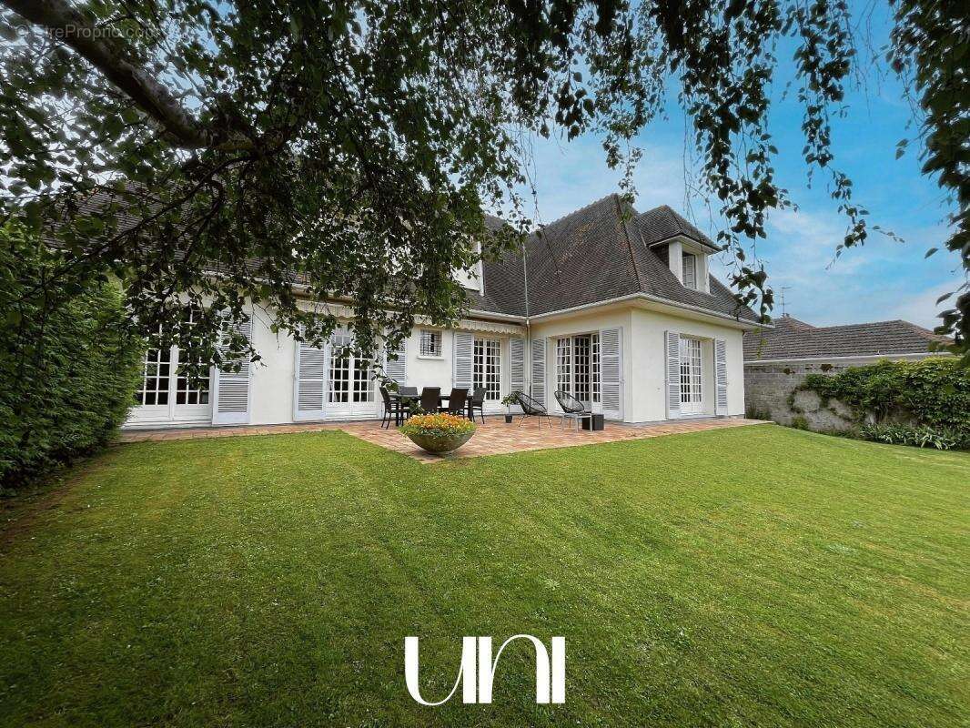 Maison à BRETTEVILLE-SUR-ODON