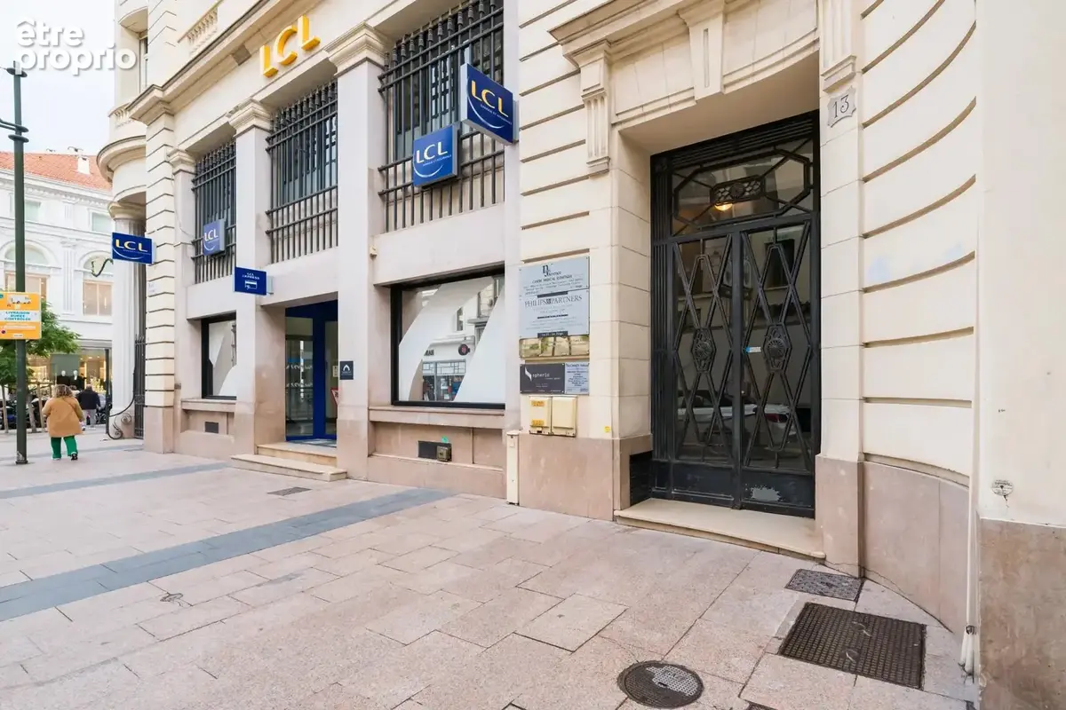 Cannes, rue d'Antibes – Studio 32 m² entièrement rénové – Palais des Festivals à 100 m - photo 12
