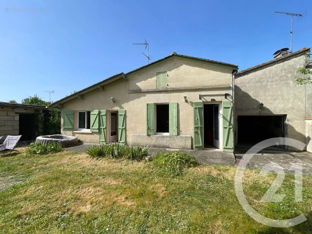 Maison à CAMPS-SUR-L'ISLE
