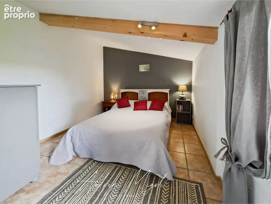 Propriété en pierre avec maison, gîte, 245m², 7 chambres, piscine, 300m² de dépendances, parc de 2,5 hectares - photo 18
