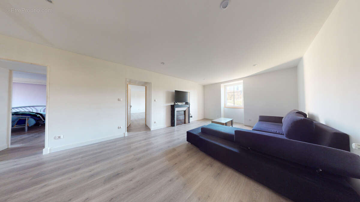 Maison à MONTMIREY-LE-CHATEAU