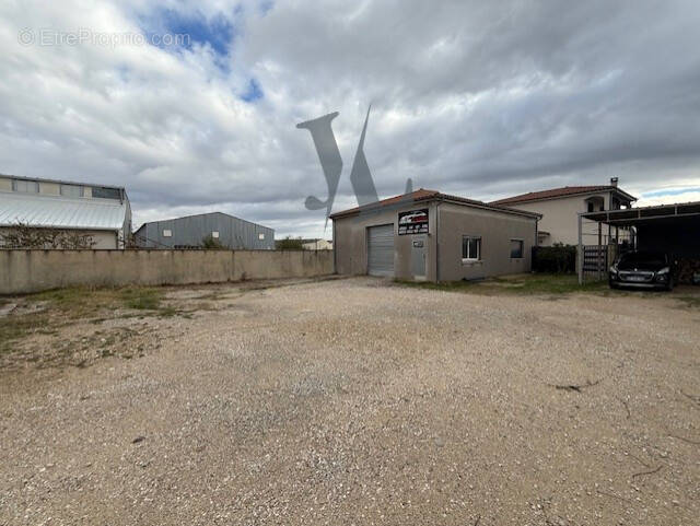 Commerce à PORTES-LES-VALENCE