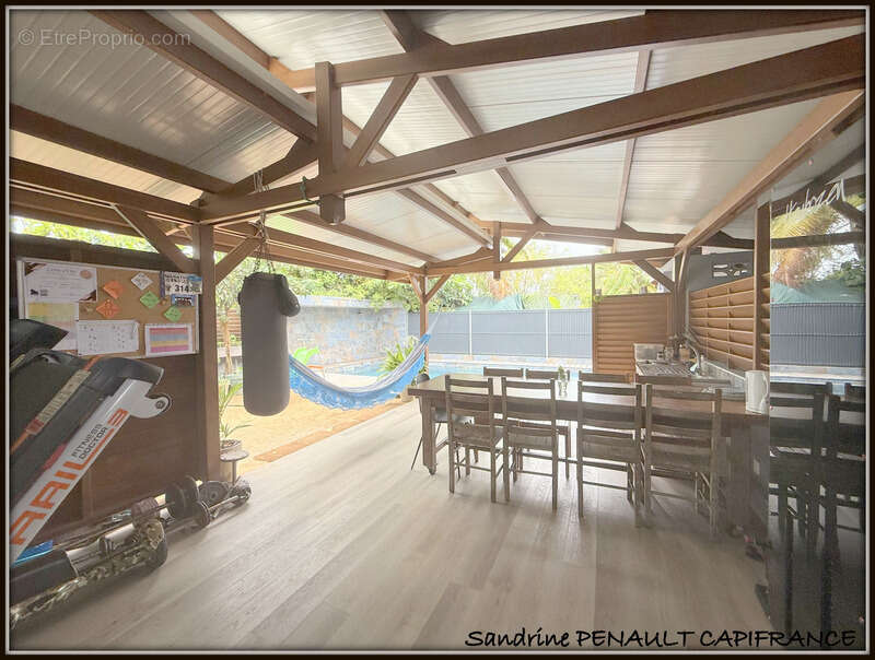 A vendre a kourou (97310) une magnifique villa t7 de 246 m² - avec 2 appartements t2 - terrain de 345 m² - au prix de 599 000 € - photo 5