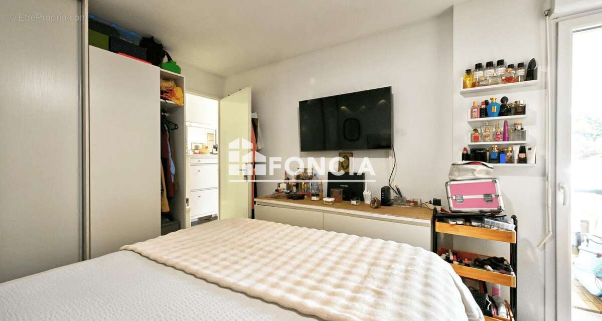 Appartement à CHANTELOUP-LES-VIGNES