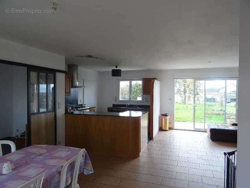 Maison à SAINT-JUNIEN