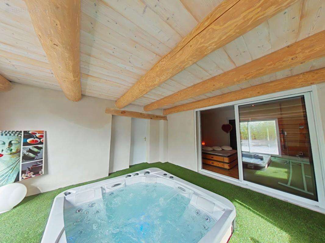 Maison à RUOMS