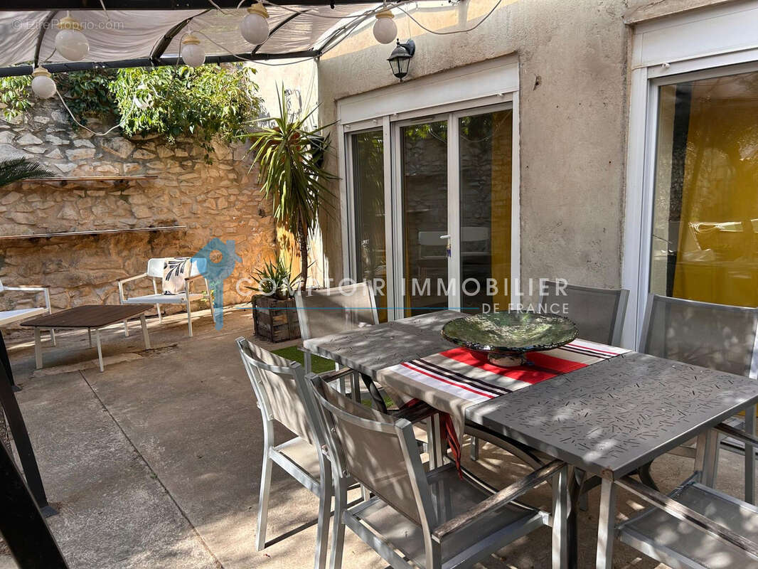 Vergèze 150 m de la gare , en exclusivité Maison de village de 136 m2 hab 5 chambres , piscine - photo 15